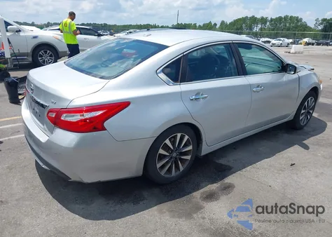 2017 Nissan Altima 2.5 Sv z USA, uszkodzony, nr VIN 1N4AL3AP2HC196760